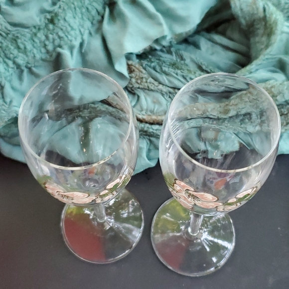 Perrier-Jouet Champagne glasses pair 2 - Painted Anenome Flower Gold pink white - Picture 8 of 10